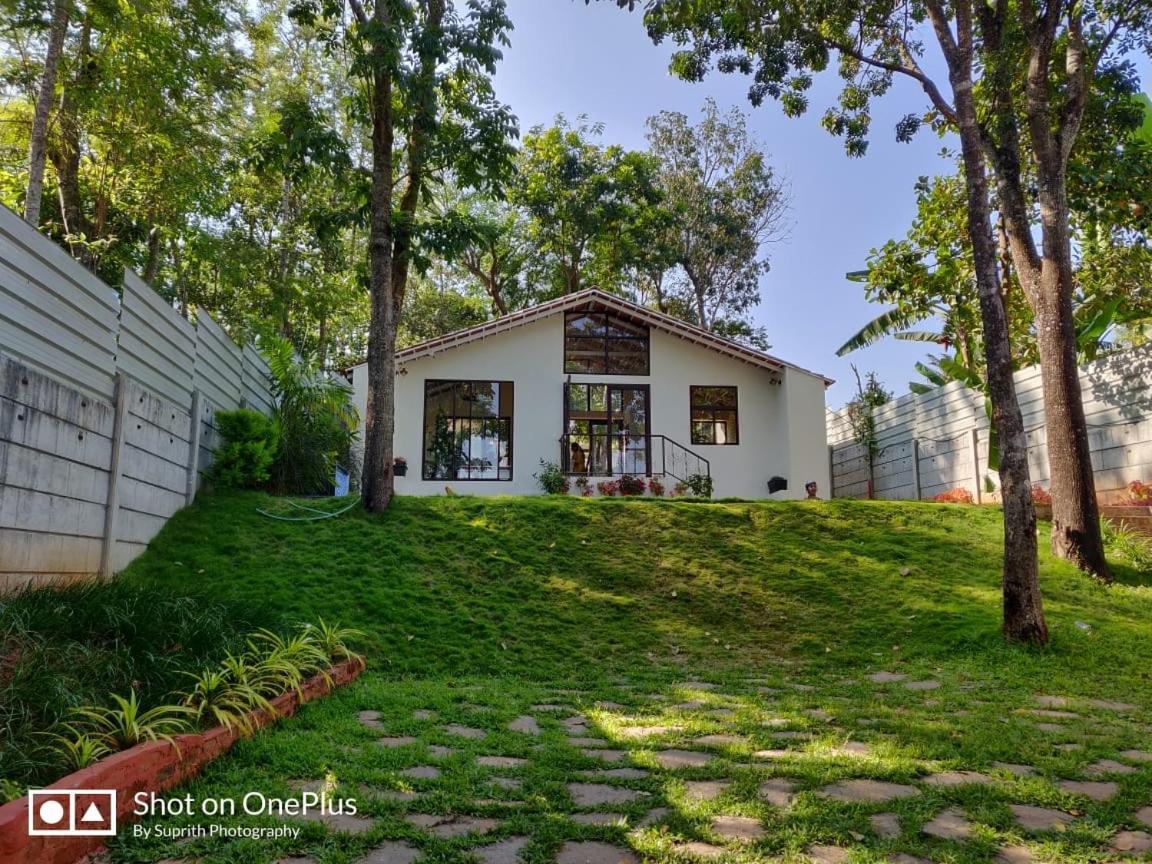 Aakriti Homestay Чикмагалур Екстер'єр фото
